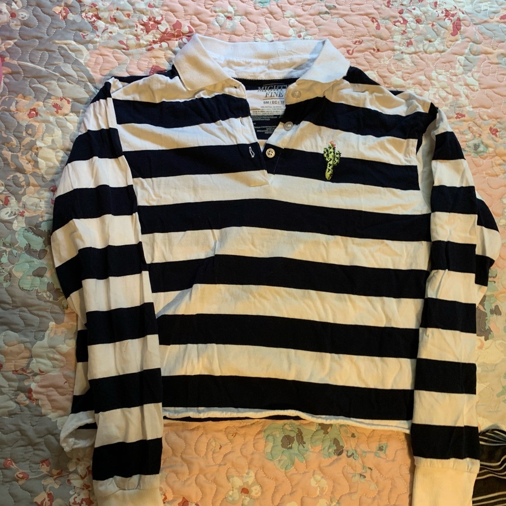 Long sleeve crop top